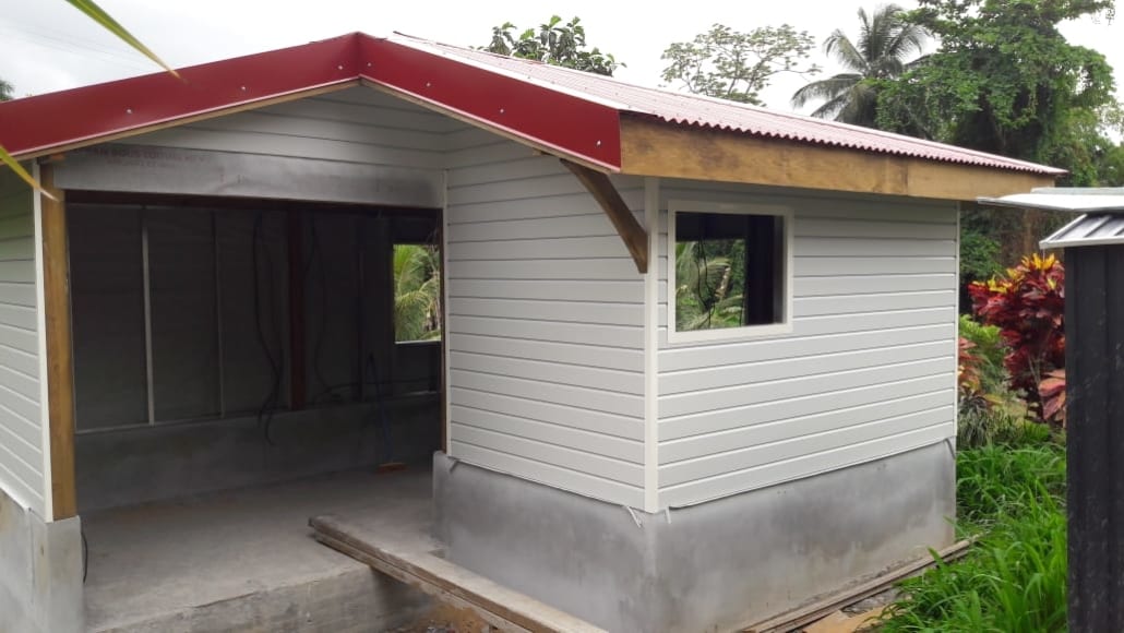 Bardage aluminium réalisé par FOR HOME DESIGN en Martinique