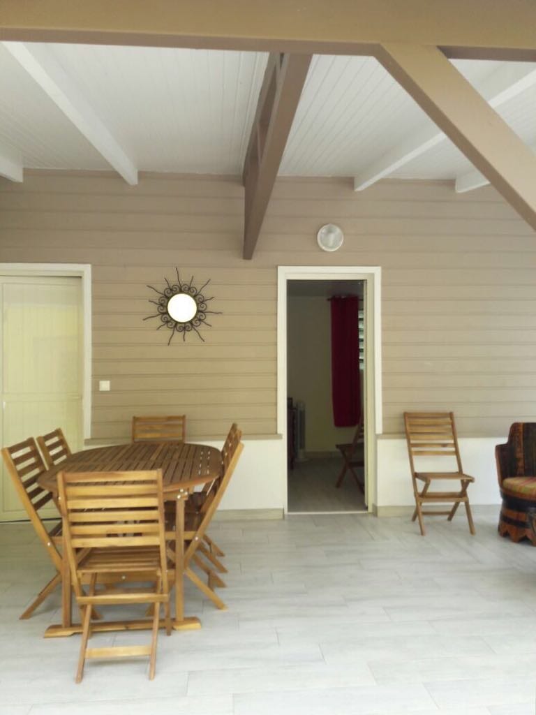 Bungalow modulaire réalisé par FOR HOME DESIGN en Martinique