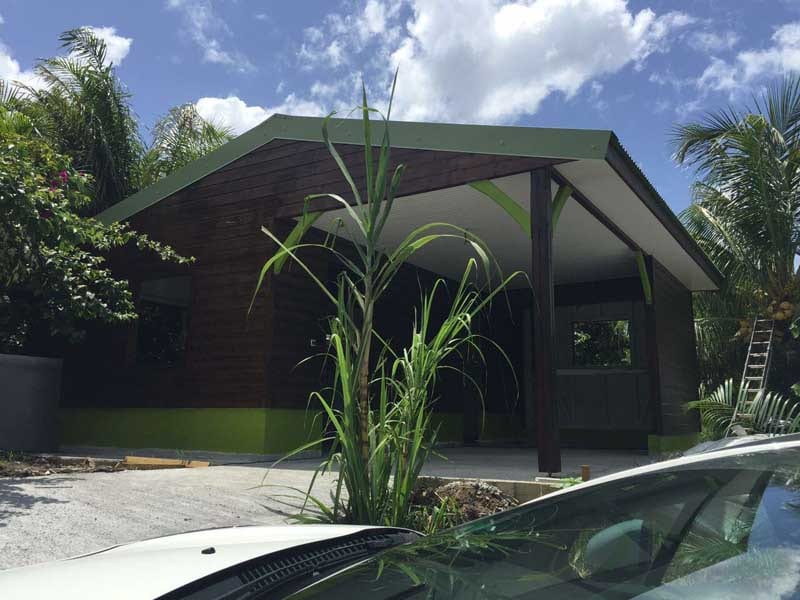 Bungalow maçonné avec menuiseries aluminium en Martinique