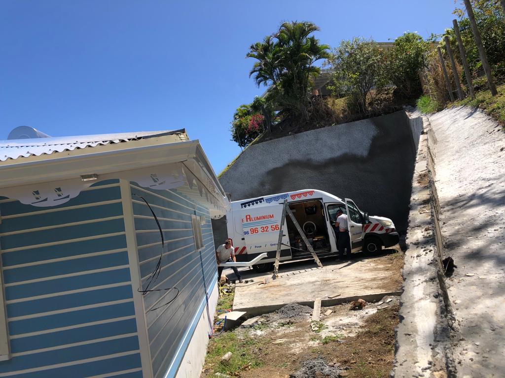 Chantier de maçonnerie réalisé par FOR HOME DESIGN en Martinique